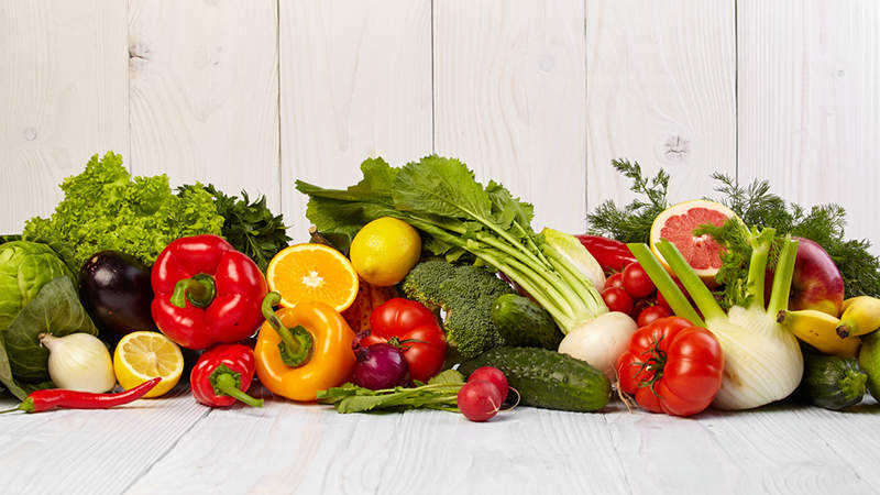 خوردن میوه و سبزیجات زندگی شما را شادتر می‌کند