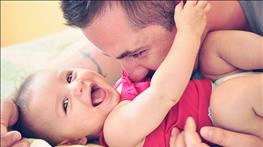 نوزادانی که با پدر خود تعامل بیش‌تری دارند، باهوش‌ترند