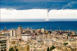 یک طوفان در جنوا،ایتالیا