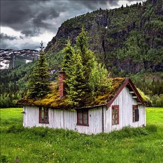 خانه‌ای در روستایی در نروژ