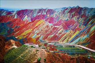 کوه‌های رنگین‌کمان در پارک ملی زمین‌شناسی، چین 